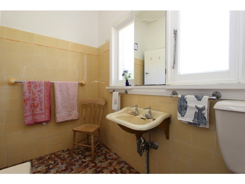 128 Mitre Street, Bathurst NSW 2795