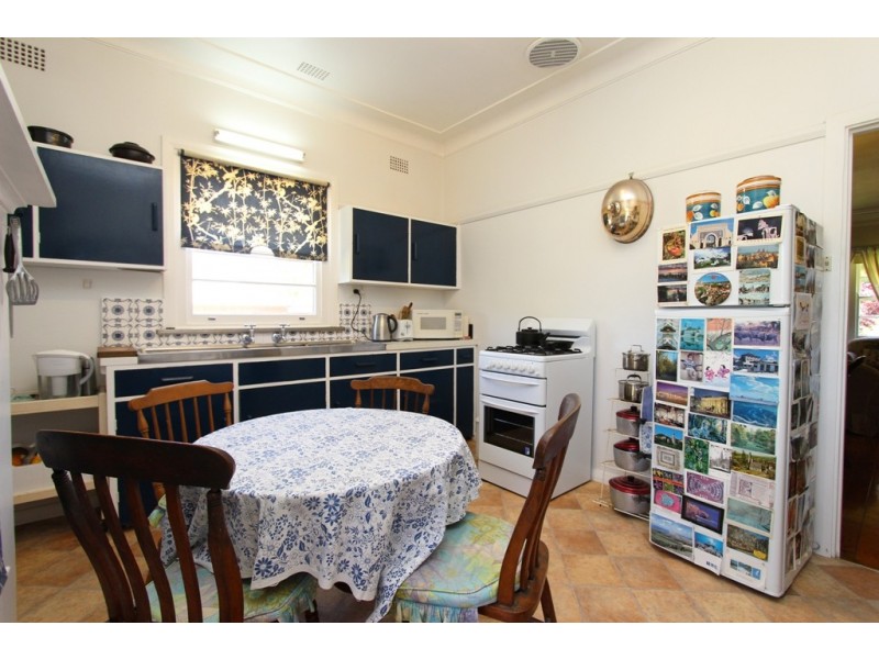 128 Mitre Street, Bathurst NSW 2795