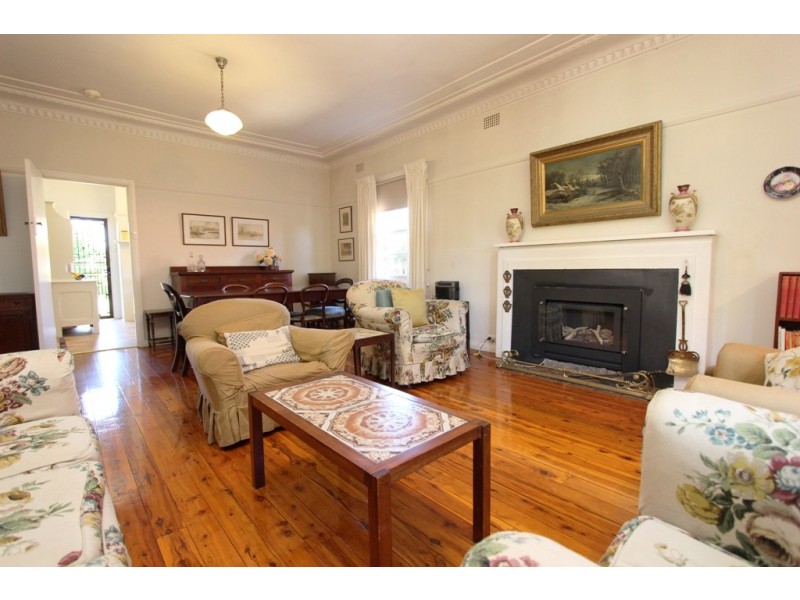 128 Mitre Street, Bathurst NSW 2795