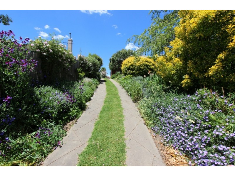 128 Mitre Street, Bathurst NSW 2795