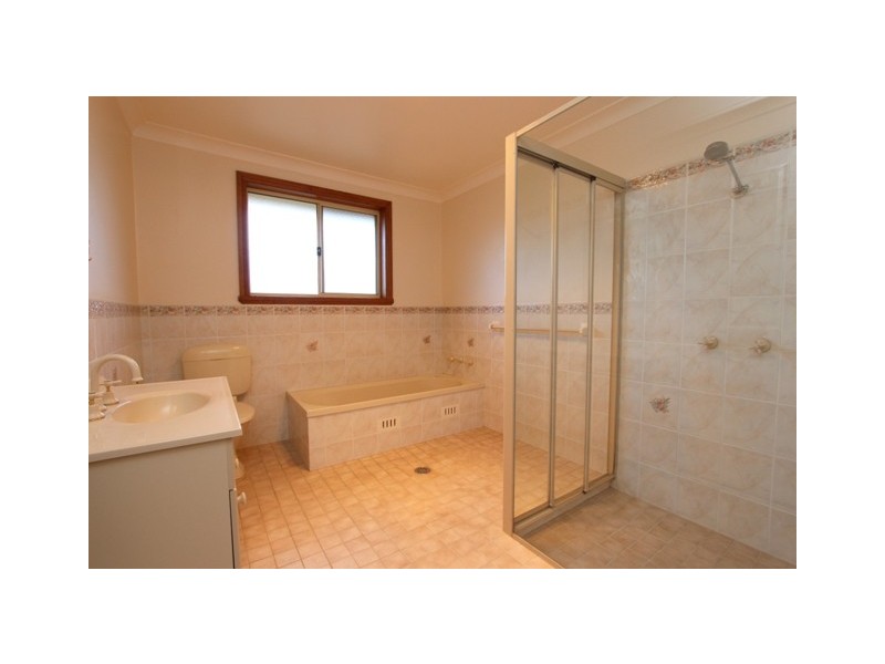 10 Rosemont Avenue, Kelso NSW 2795