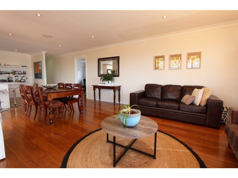 10 Parson Close, West Bathurst NSW 2795