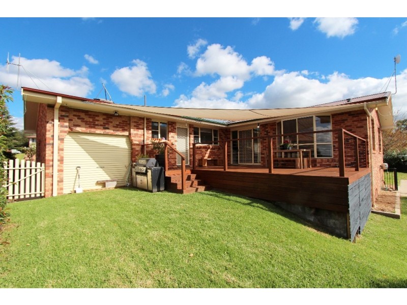 10 Parson Close, West Bathurst NSW 2795