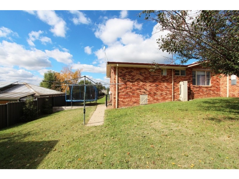 10 Parson Close, West Bathurst NSW 2795