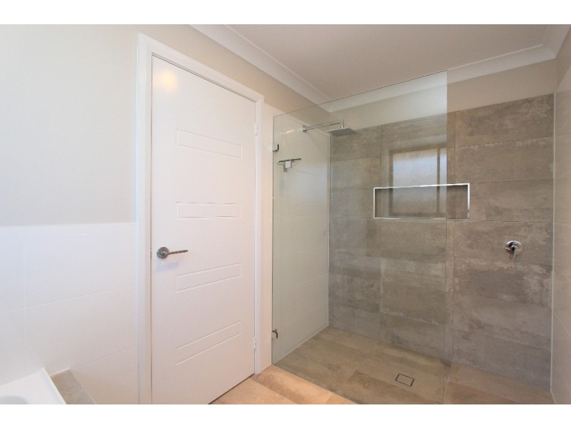 6 McGillian Dr, Bathurst NSW 2795