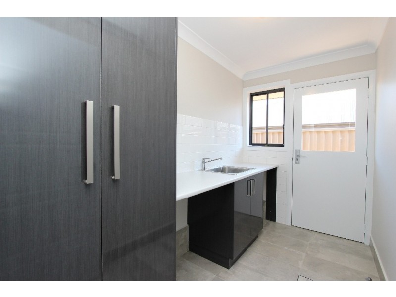 6 McGillian Dr, Bathurst NSW 2795