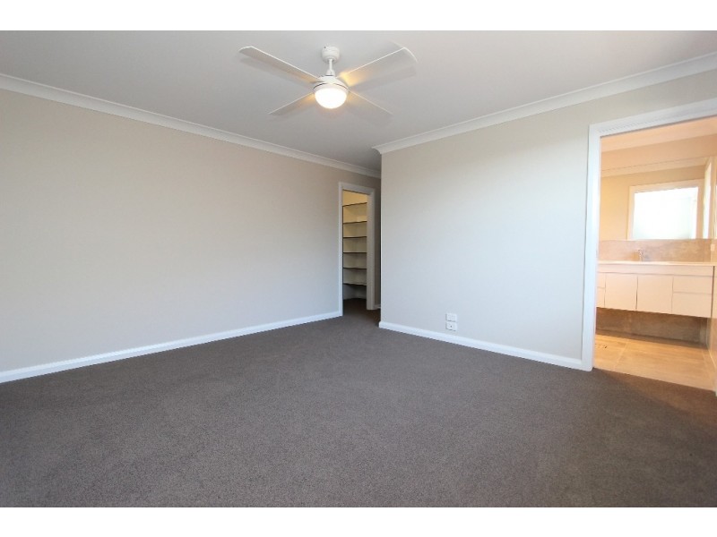 6 McGillian Dr, Bathurst NSW 2795