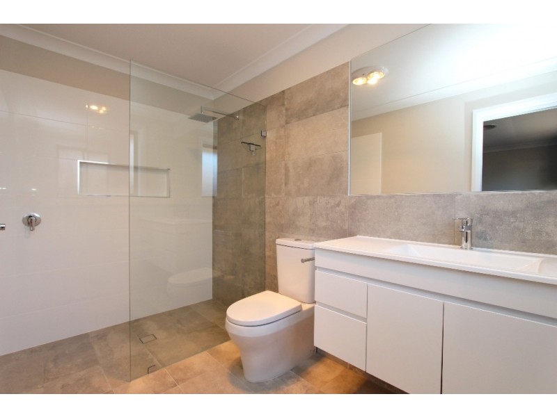 6 McGillian Dr, Bathurst NSW 2795