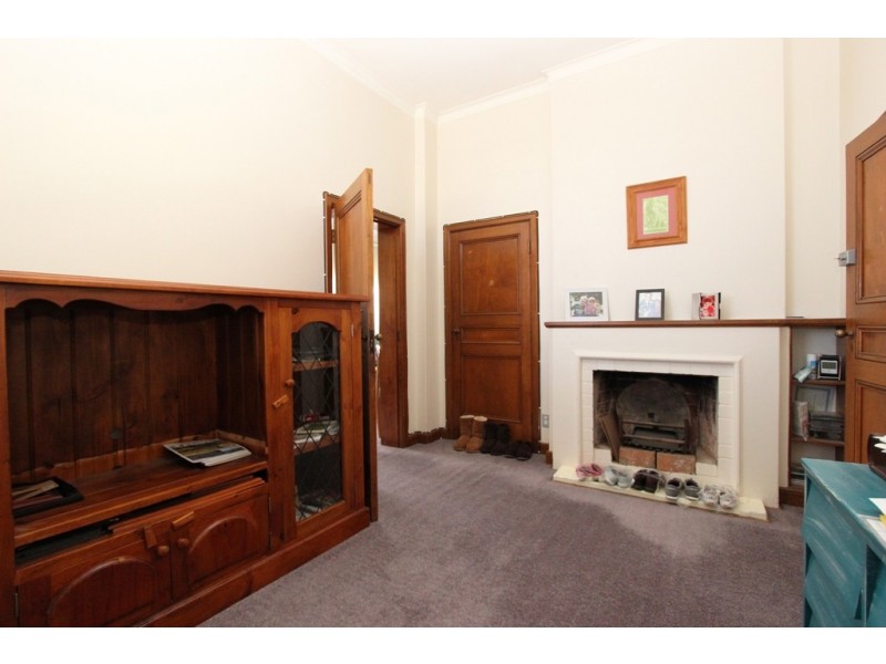 15 Olive Street, Mandurama NSW 2792