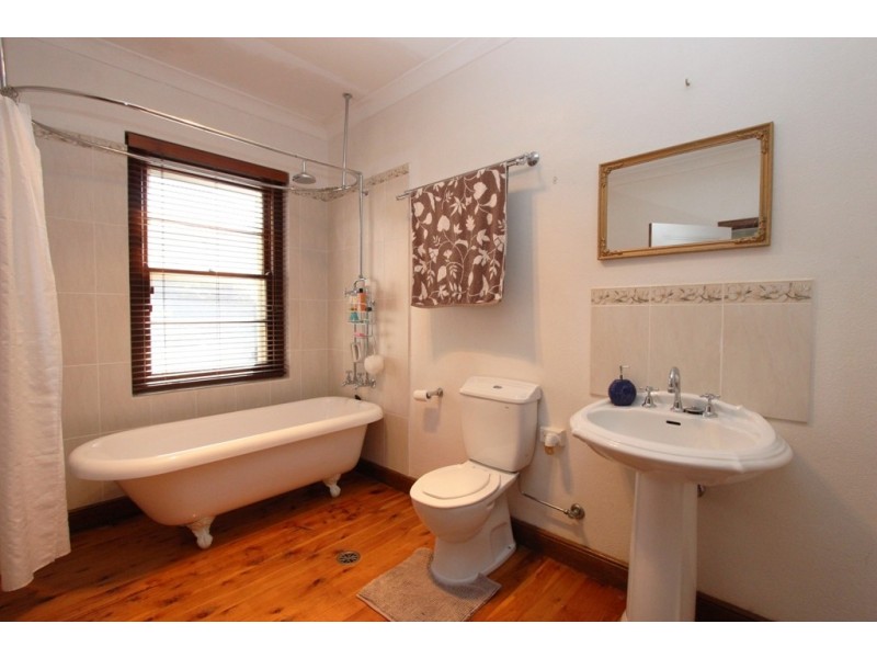 15 Olive Street, Mandurama NSW 2792