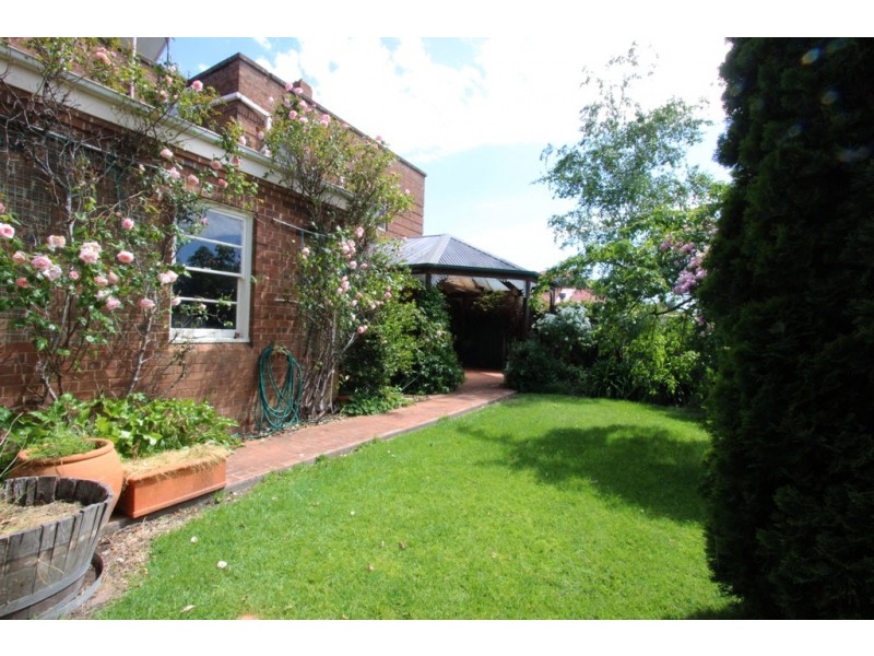 15 Olive Street, Mandurama NSW 2792