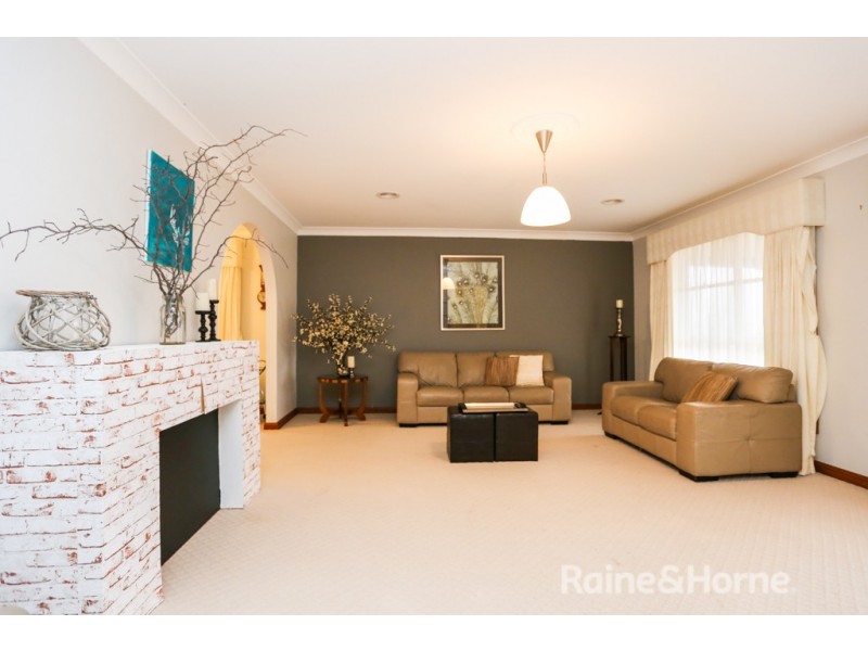 9 Colville Street, Bathurst NSW 2795