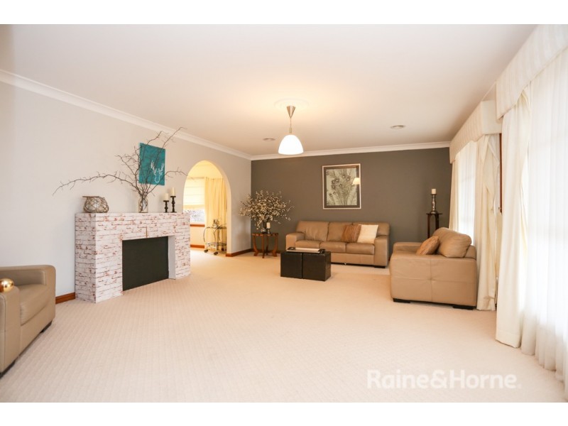 9 Colville Street, Bathurst NSW 2795