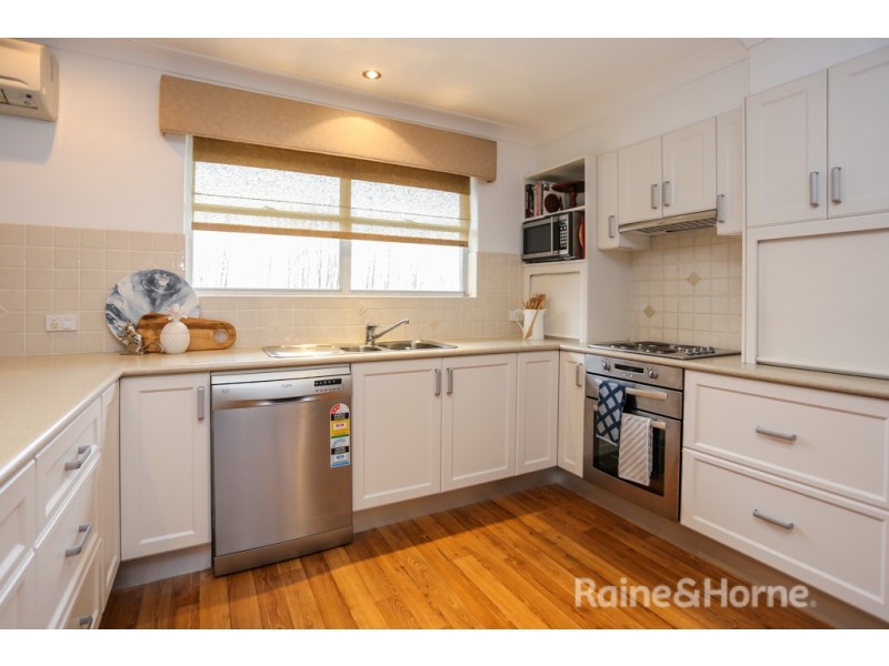 9 Colville Street, Bathurst NSW 2795