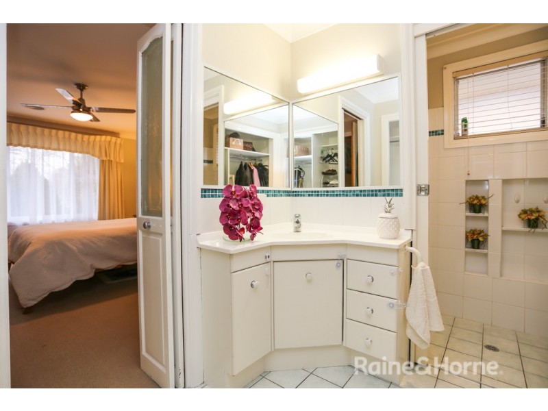 9 Colville Street, Bathurst NSW 2795