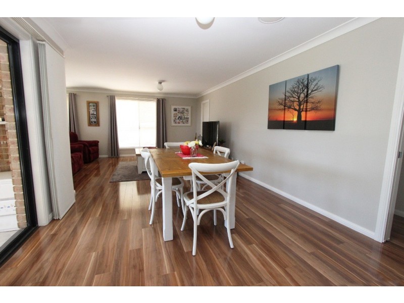 8 Governors Parade, Windradyne NSW 2795