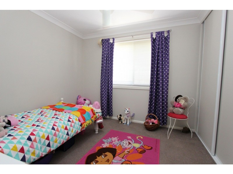 8 Governors Parade, Windradyne NSW 2795