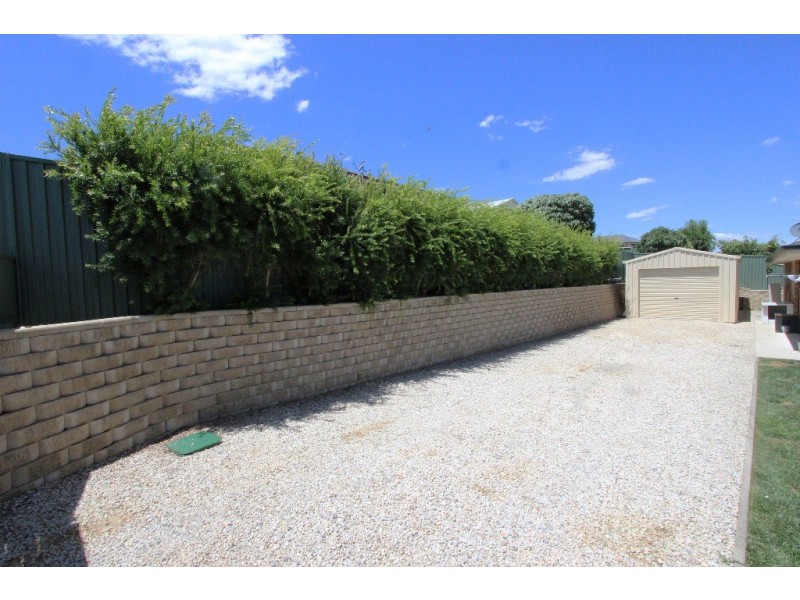 8 Governors Parade, Windradyne NSW 2795