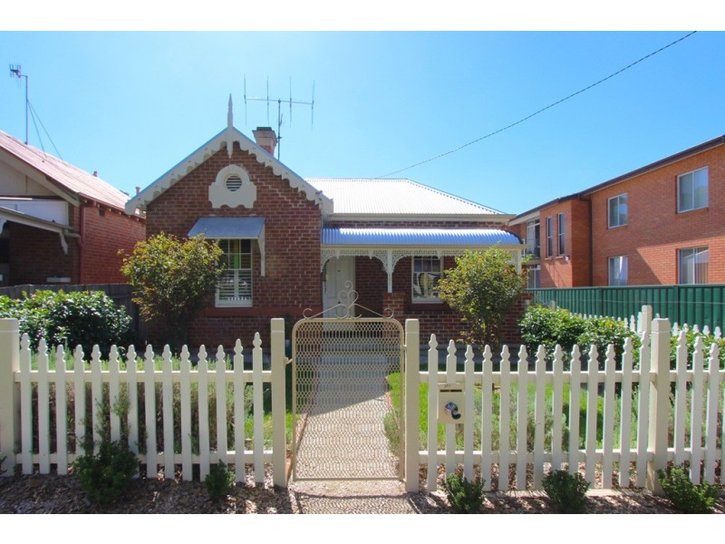 301 Russell Street, Bathurst NSW 2795