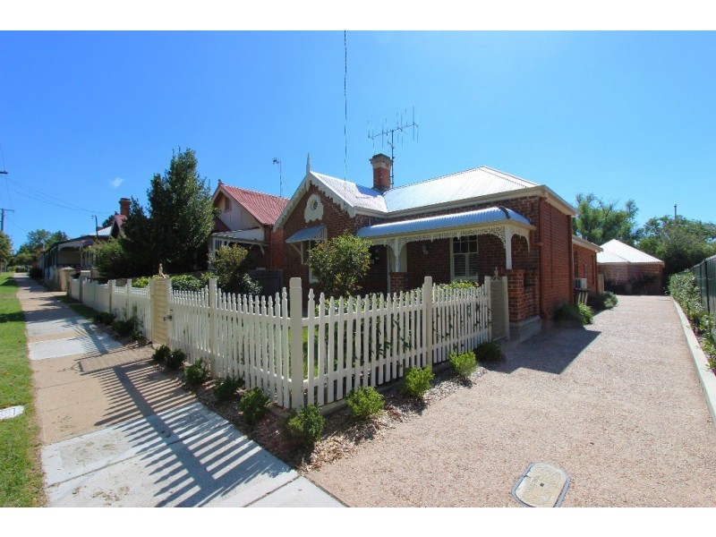 301 Russell Street, Bathurst NSW 2795