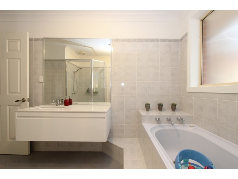 9 Honeyman Place, Raglan NSW 2795