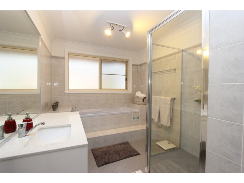 9 Honeyman Place, Raglan NSW 2795