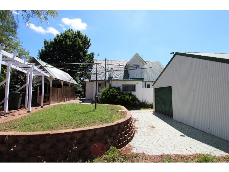 294 Piper Street, Bathurst NSW 2795