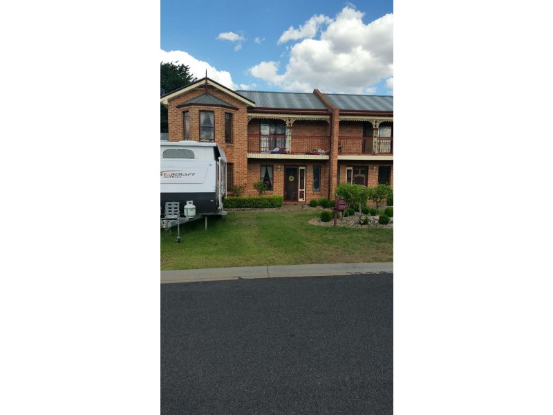 2/28 Dees Close, Gormans Hill NSW 2795