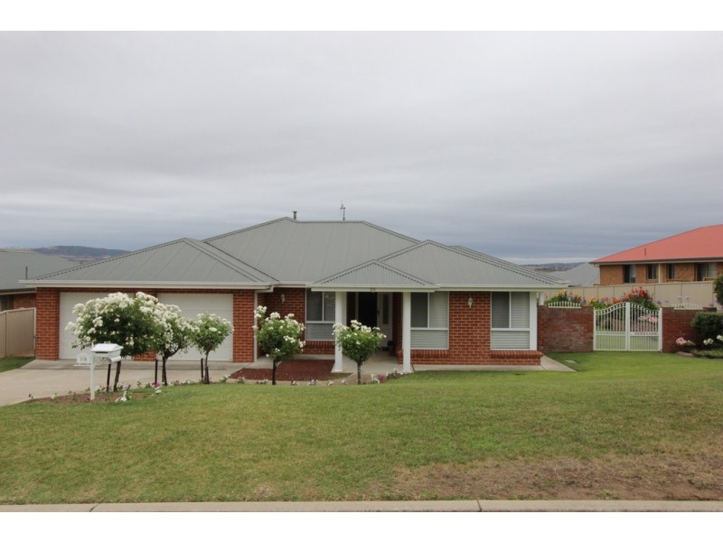 29 Carlyle Ave, Bathurst NSW 2795
