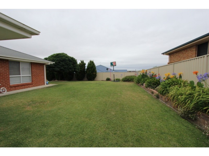29 Carlyle Ave, Bathurst NSW 2795