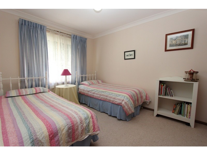 60 Opperman Way, Windradyne NSW 2795