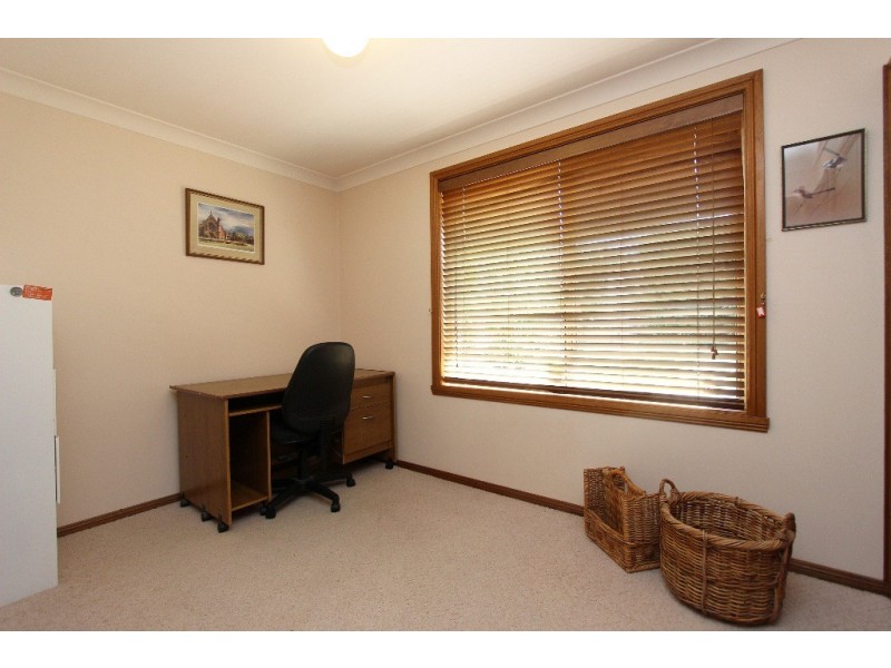 60 Opperman Way, Windradyne NSW 2795