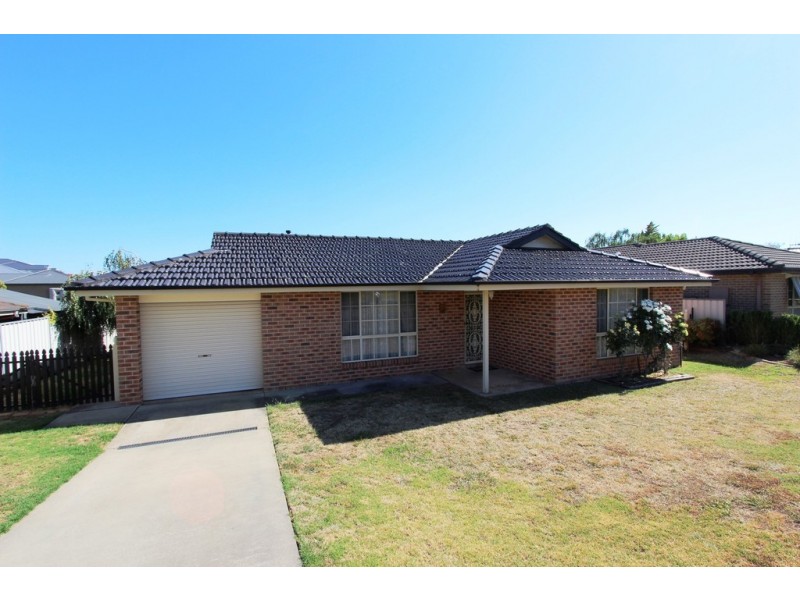 20 Wentworth Dr, Bathurst NSW 2795