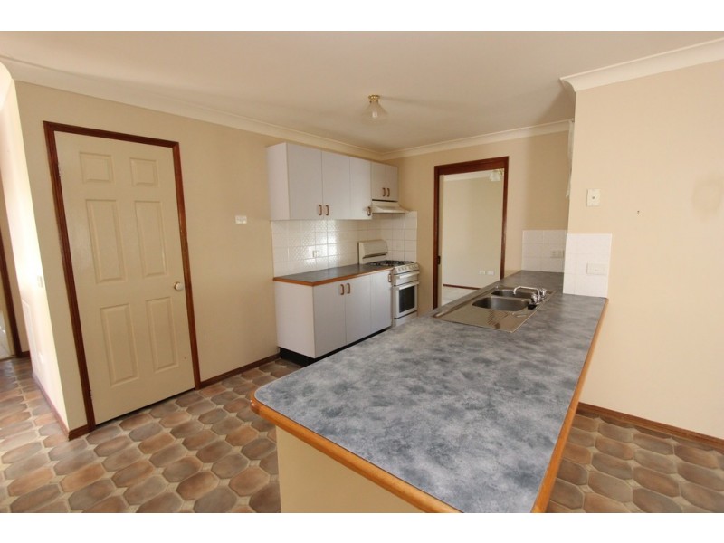 20 Wentworth Dr, Bathurst NSW 2795