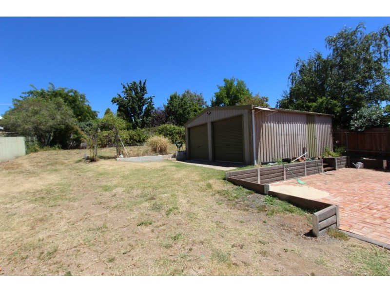 8 Spencer St, Bathurst NSW 2795