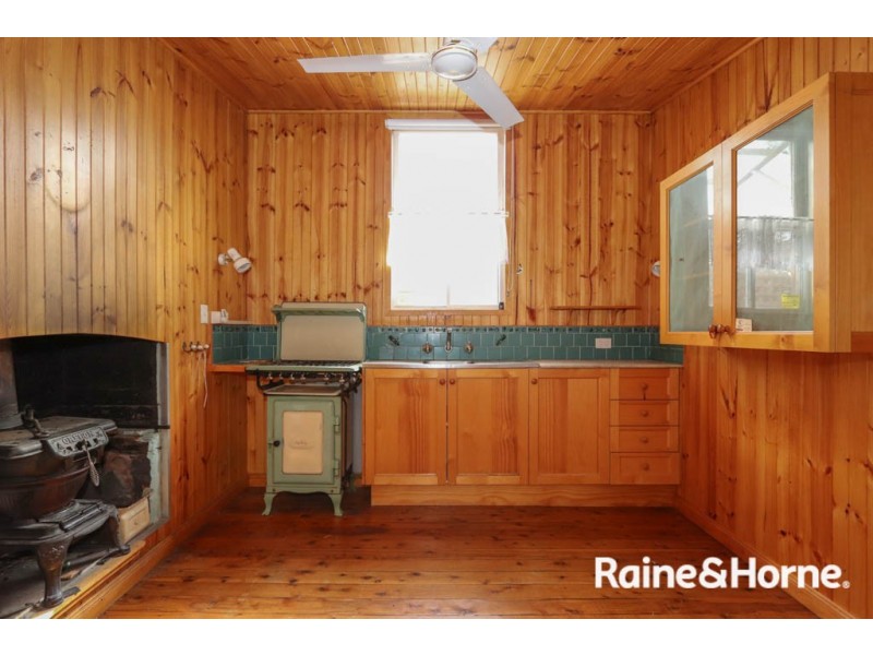 8 Logan Street, South Bathurst NSW 2795