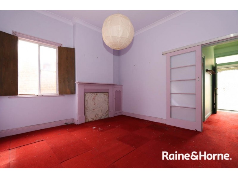 8 Logan Street, South Bathurst NSW 2795
