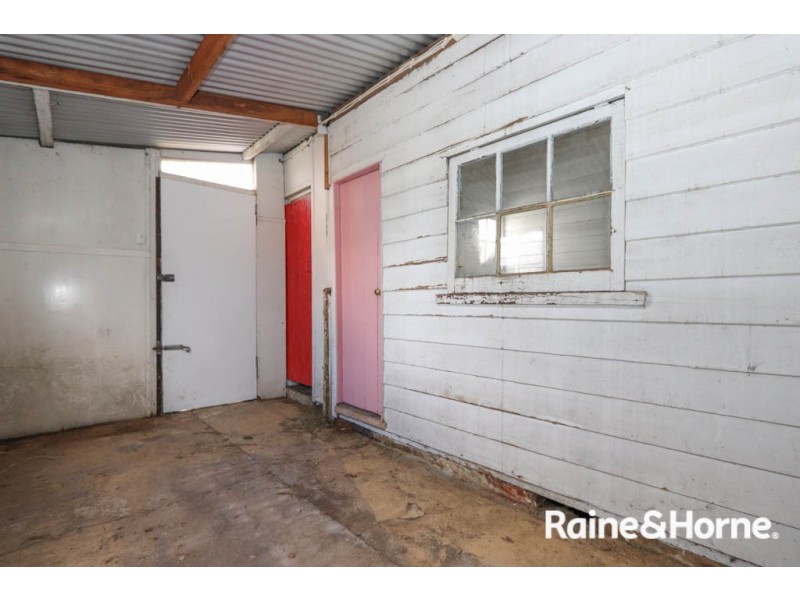 8 Logan Street, South Bathurst NSW 2795