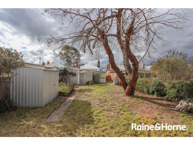 8 Logan Street, South Bathurst NSW 2795