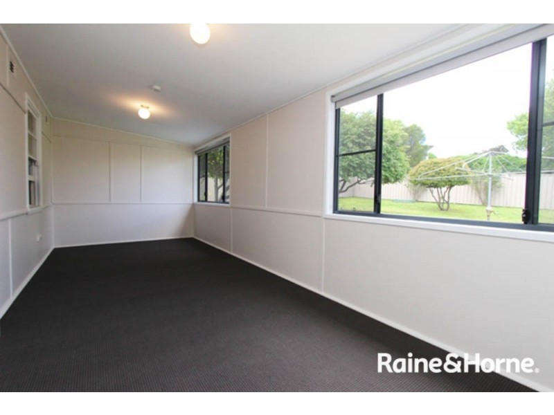 12 Tremain Ave, West Bathurst NSW 2795