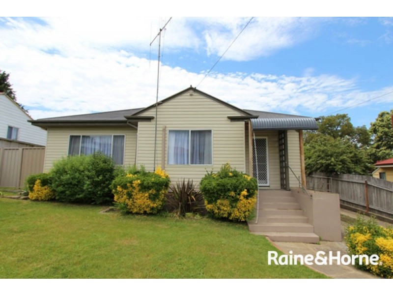 12 Tremain Ave, West Bathurst NSW 2795