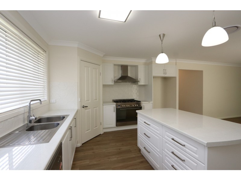 9 McLean Street, Bathurst NSW 2795