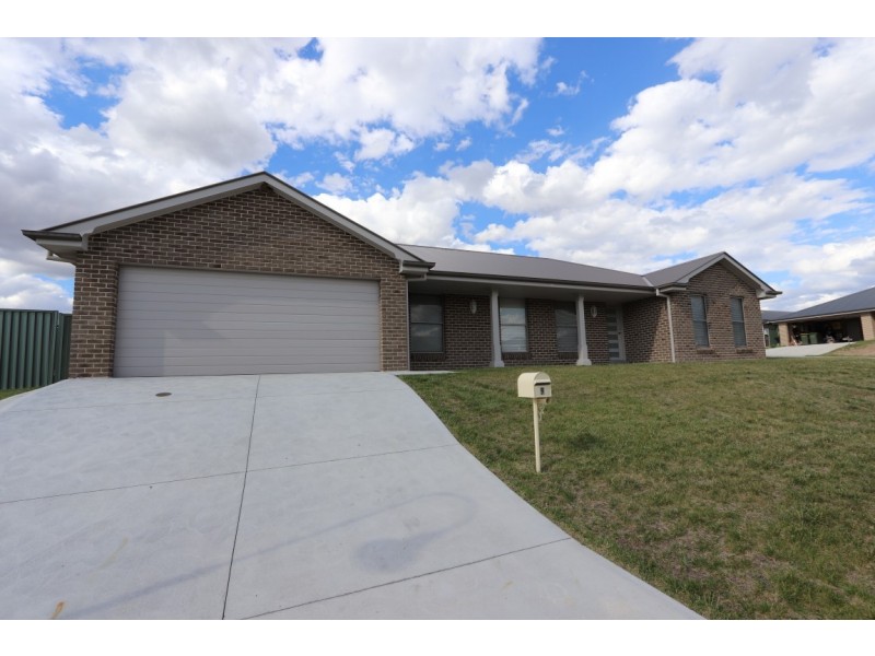 9 McLean Street, Bathurst NSW 2795