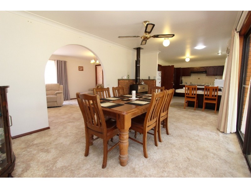 12 Beavis Place, Bathurst NSW 2795