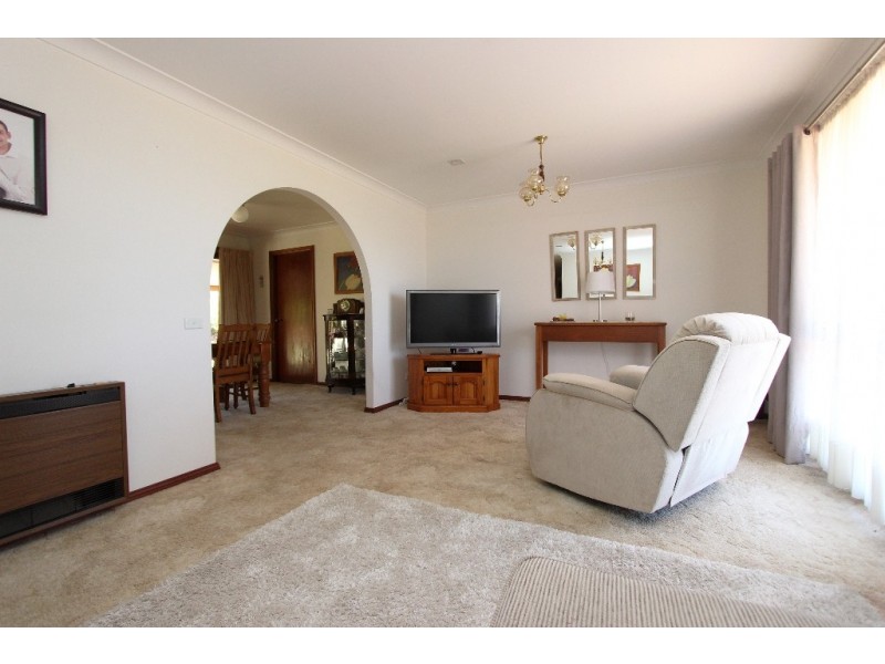 12 Beavis Place, Bathurst NSW 2795