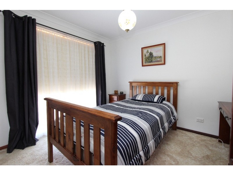 12 Beavis Place, Bathurst NSW 2795