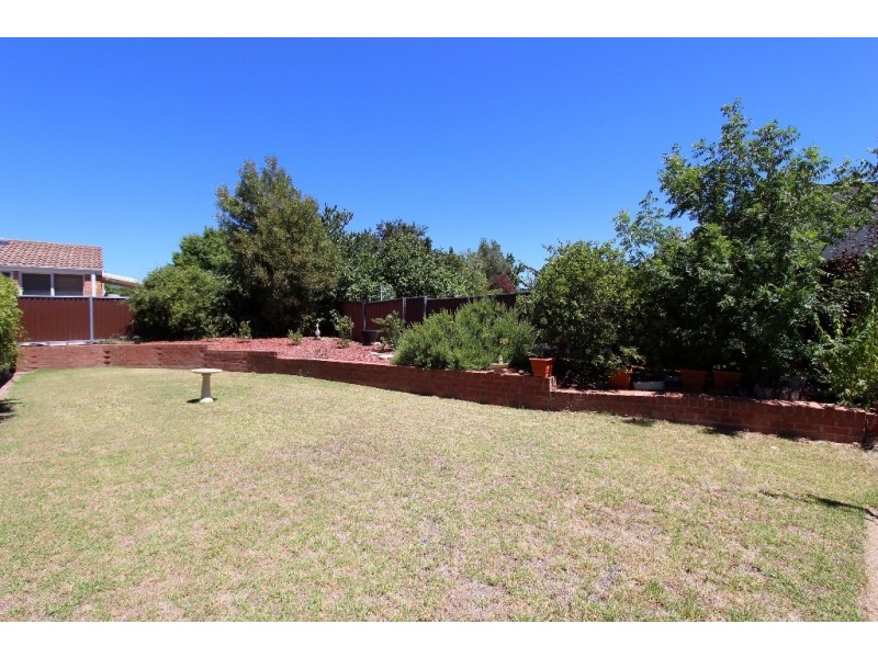 12 Beavis Place, Bathurst NSW 2795