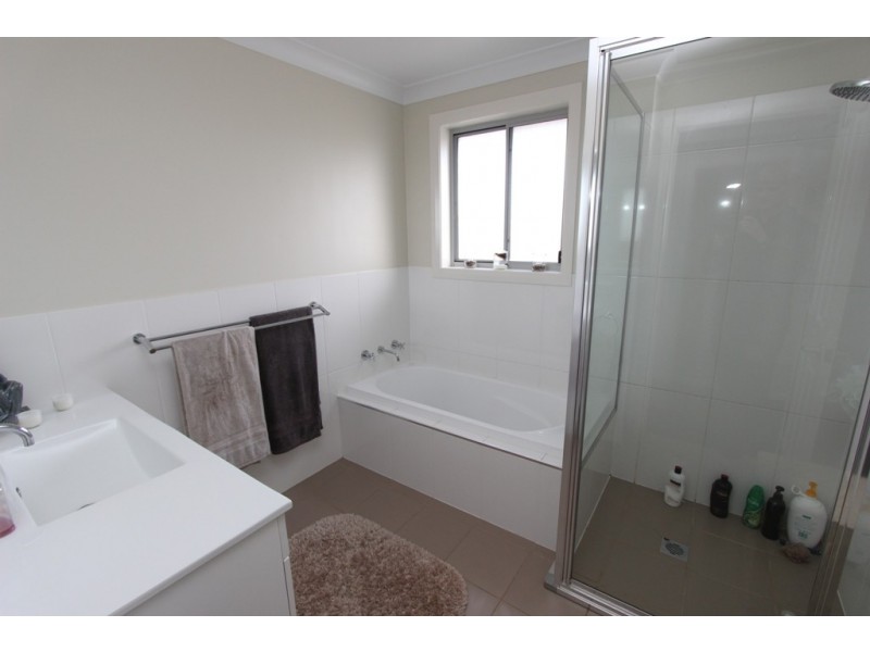 38 Amber Close, Kelso NSW 2795