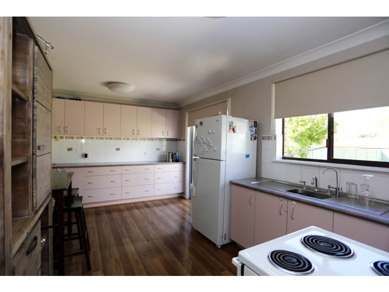 10 Willman Place, South Bathurst NSW 2795