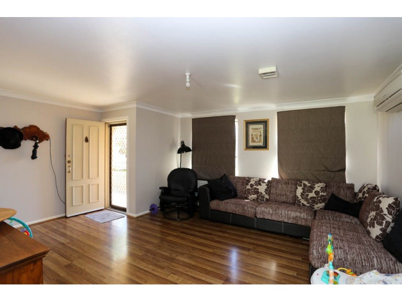 10 Willman Place, South Bathurst NSW 2795